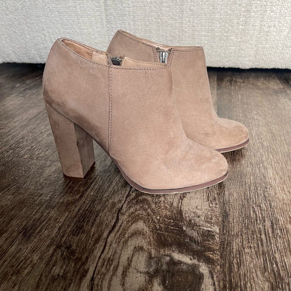 Mix No. 6 Fariniel Ankle Boots, Size 6